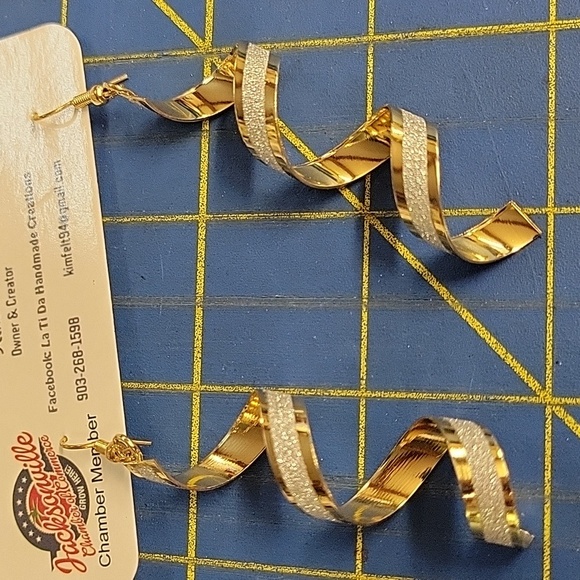 Felt's Fun Finds Jewelry - Gold Tone Glittered Swirl Twisted 2.5" Earrings